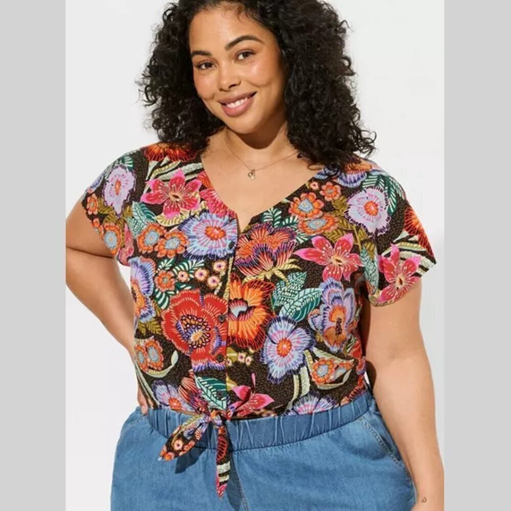 Torrid - Challis Dolman Tie Front Crop Top in Decorative Floral & Deep Black‌ - Picture 11 of 14